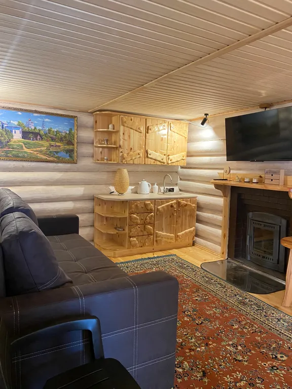 Сказочный дом в лесу