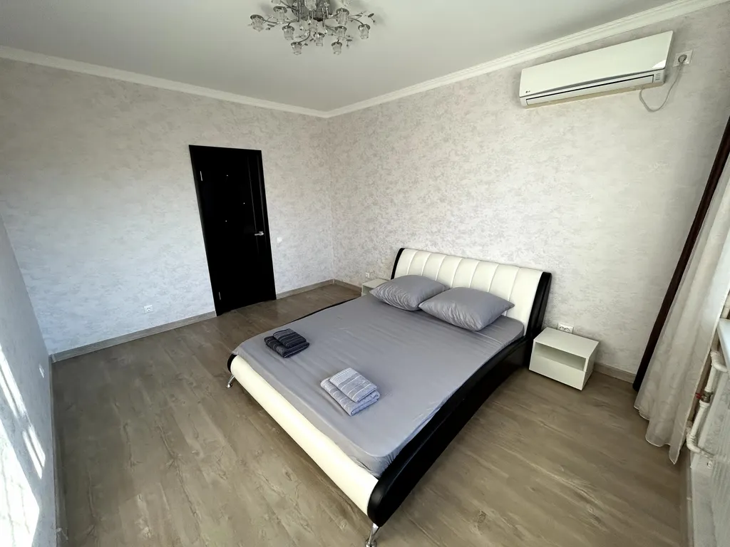 Квартира Большая и уютная квартира в центре — Элиста