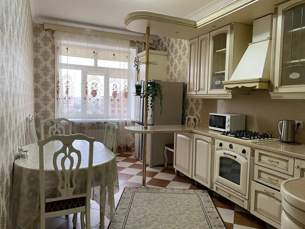 2-комнатная квартира в центре рядом с парком воинов Интернационалистов