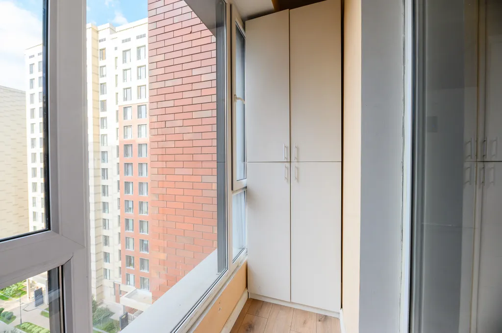 Трехкомнатная квартира с видом на горы в центре города