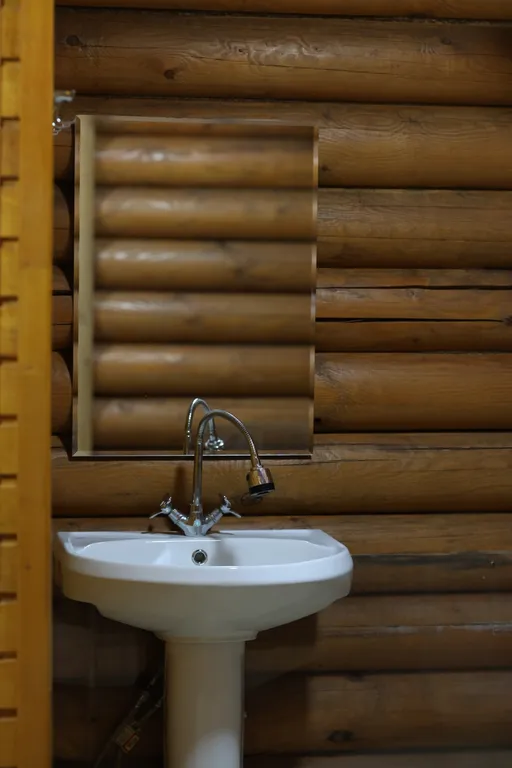 Коттедж с двумя спальнями, баней и открытым бассейном