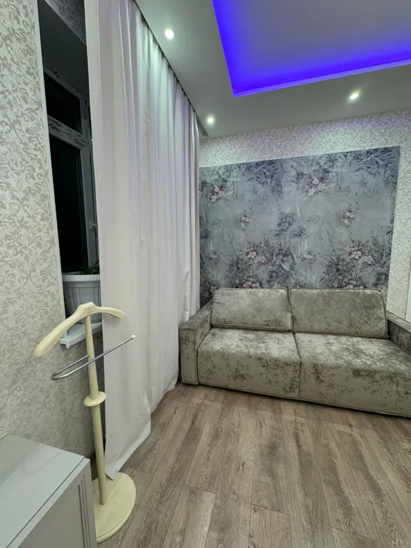 Резиденция в деревне в окружении леса