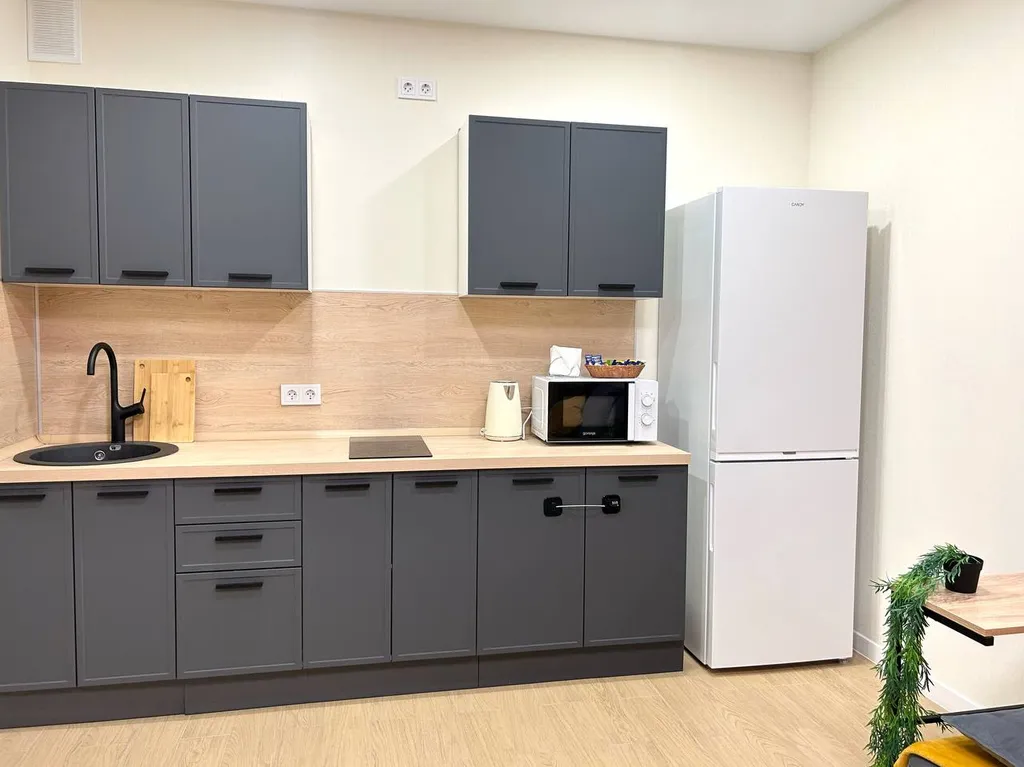 Современная евродушка у военной части