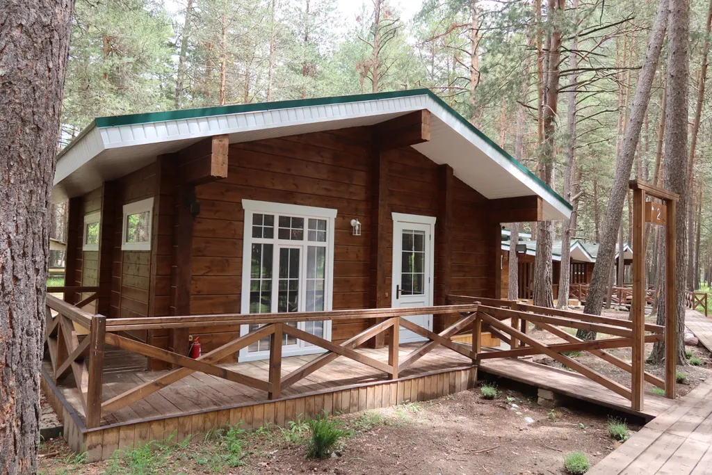 Домик из бруса в сосновом бору