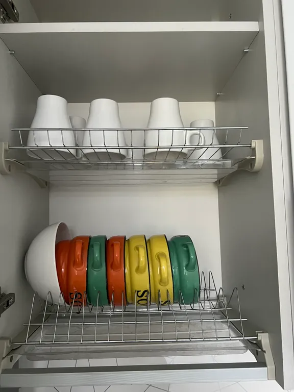 Уютная квартира с видом на проезжающий ретро-поезд