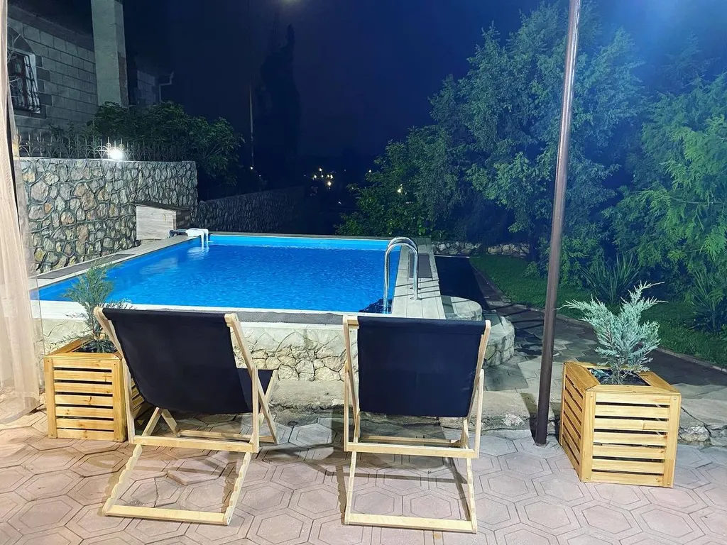 Дом с бассейном и новой баней рядом с лучшим песчаным пляжем в Орловке