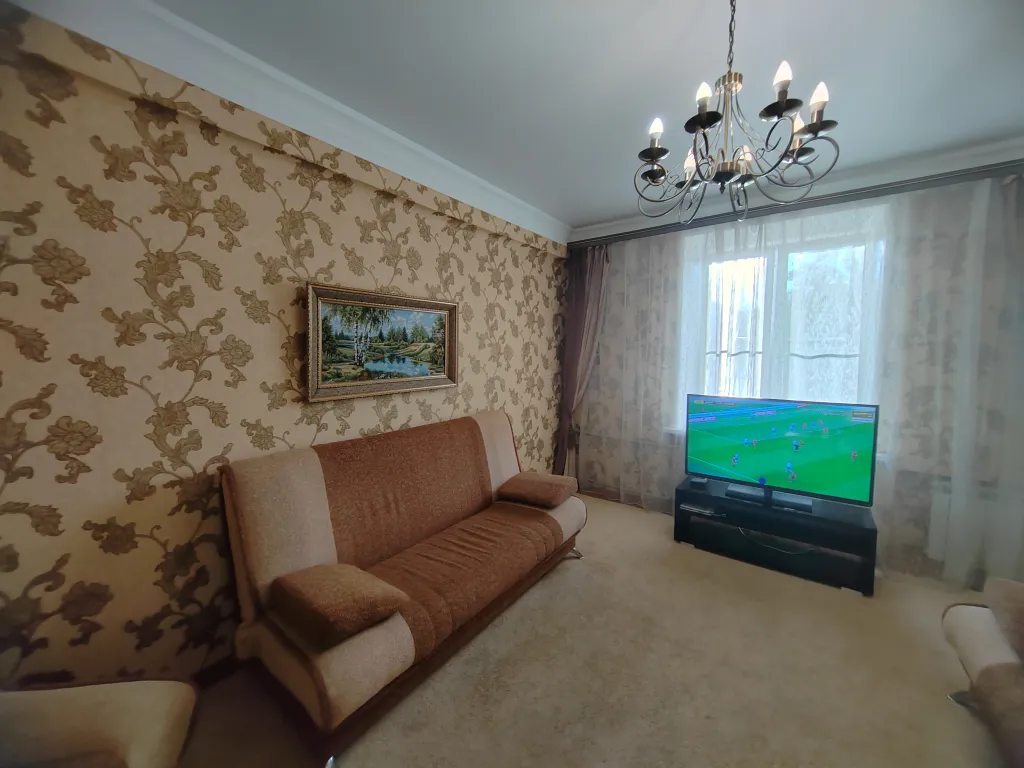 Просторная двухкомнатная сталинка в районе Вечного огня