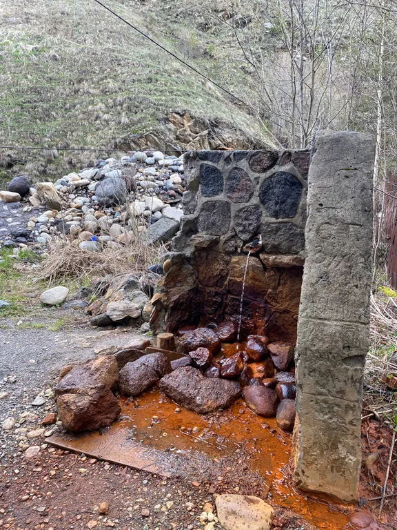Malkar house с видом на гору Чегет