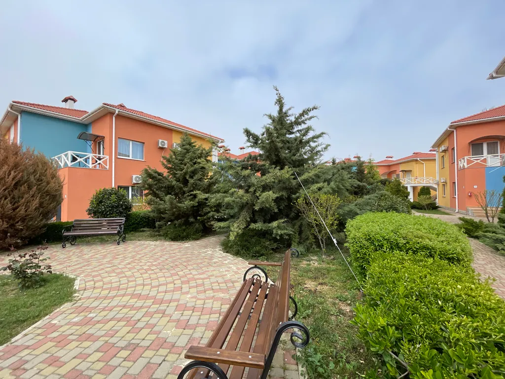 Апартаменты с бассейном в 5 минутах от пляжа