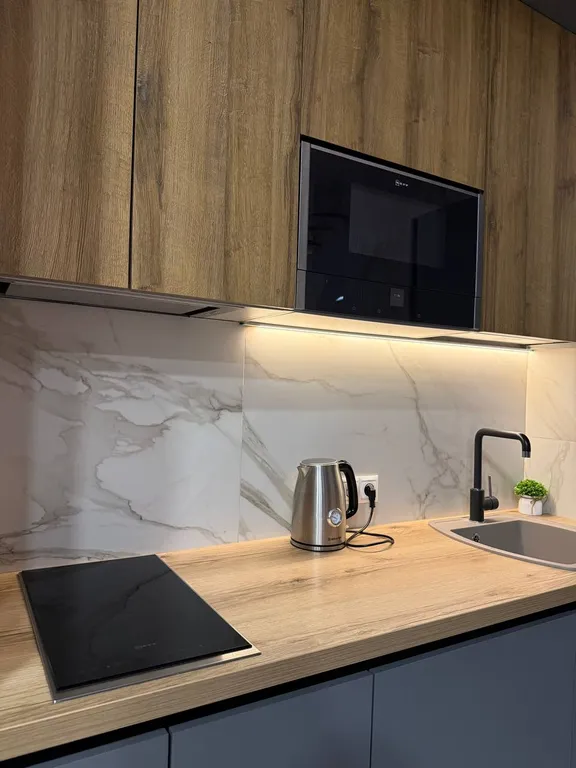 Апартамент с джакузи у окна