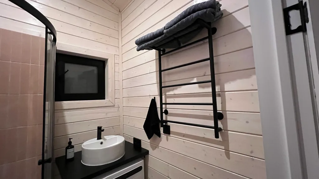 Коттедж Уютный домик на берегу озера 50 м² — Санкт-Петербург