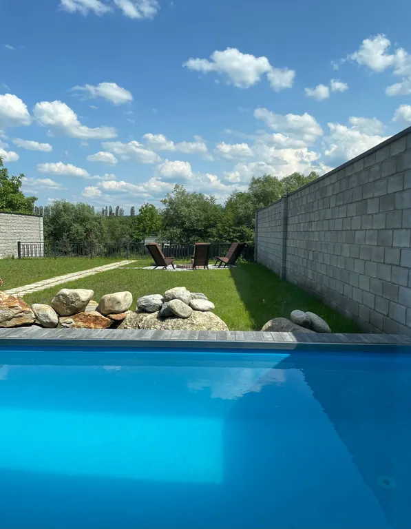 Загородный дом с бассейном