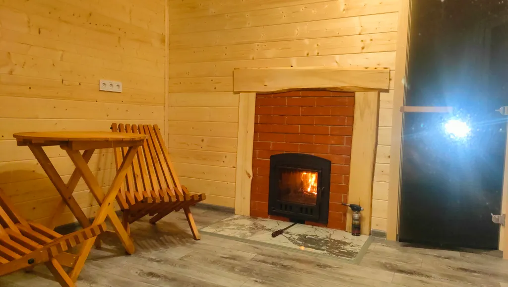 Уютный дом на берегу озера