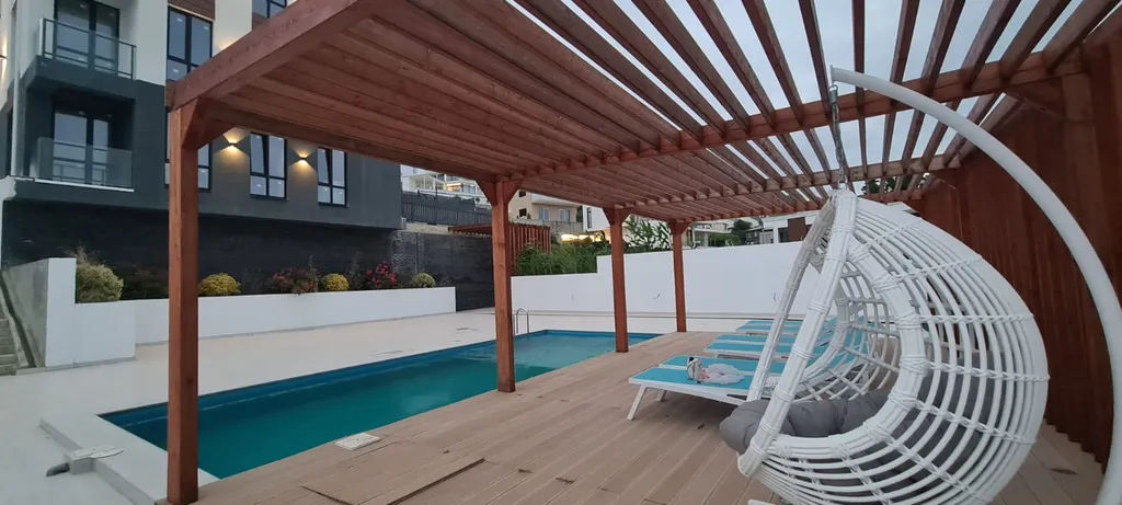 Апартамент с бассейном и видом на море