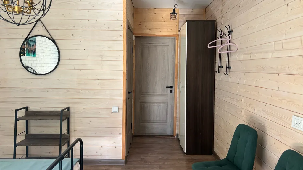 Уютный коттедж на большую компанию в лесу