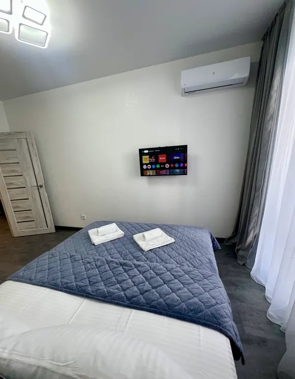 Уютная квартира Аэропорт Толмачево 5 минут(спальня+кухня-гостинная)