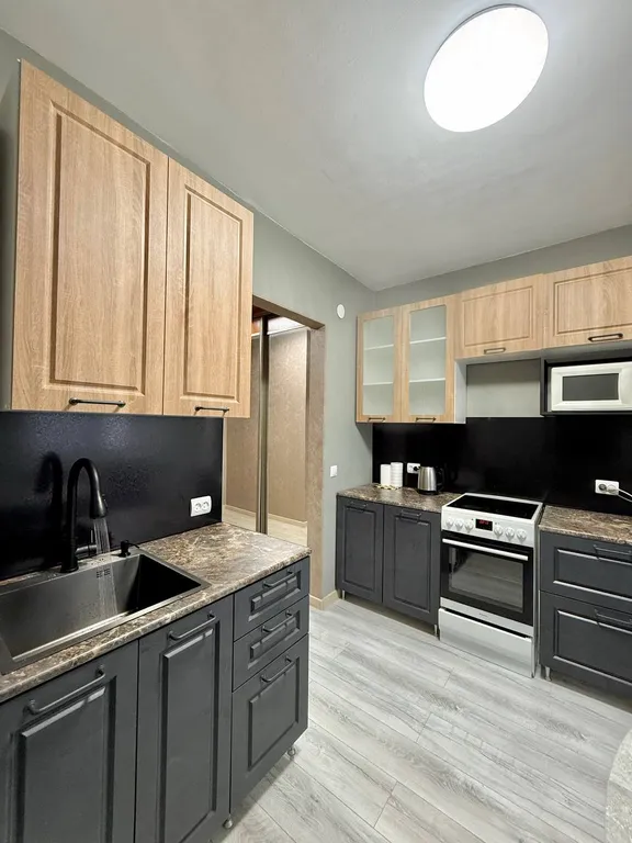 1-комнатная квартира в центре города, 13 этаж