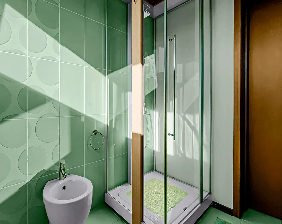 Коттедж с бассейном на берегу озера Порт Жемчужный