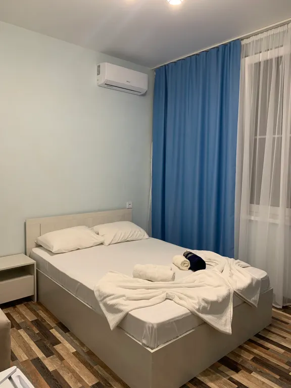 Любовь с первого взгляда, с балконом