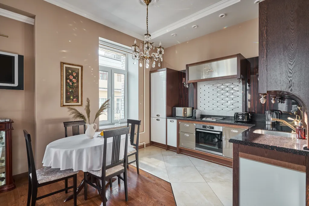 Квартира 3-комнатная квартира в знаменитом доме на Патриарших прудах в центре — Москва