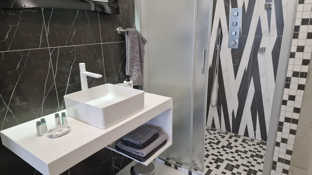 Апартамент с потрясающим видом, шумом и запахом моря