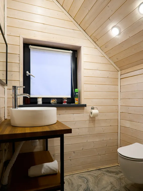 Дом у реки с баней