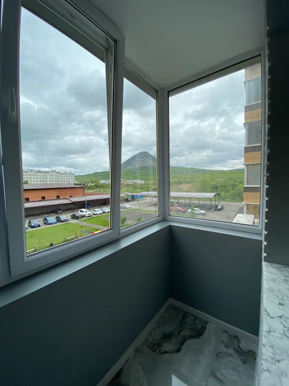 Уютная квартира рядом с аэропортом с видом на горы