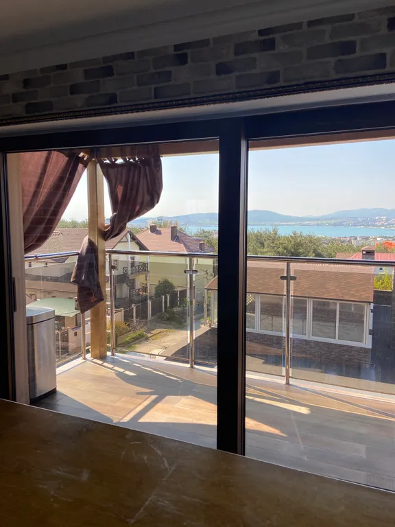 Апартаменты с видом на море!Красивая , атмосферная квартира !