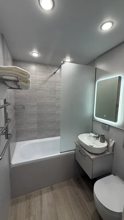 Светлая студия с новым ремонтом в самом центре города