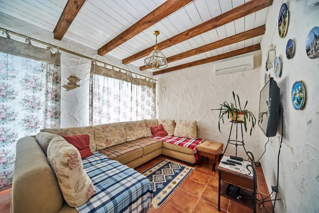 Дом в альпийском стиле в видом на горы