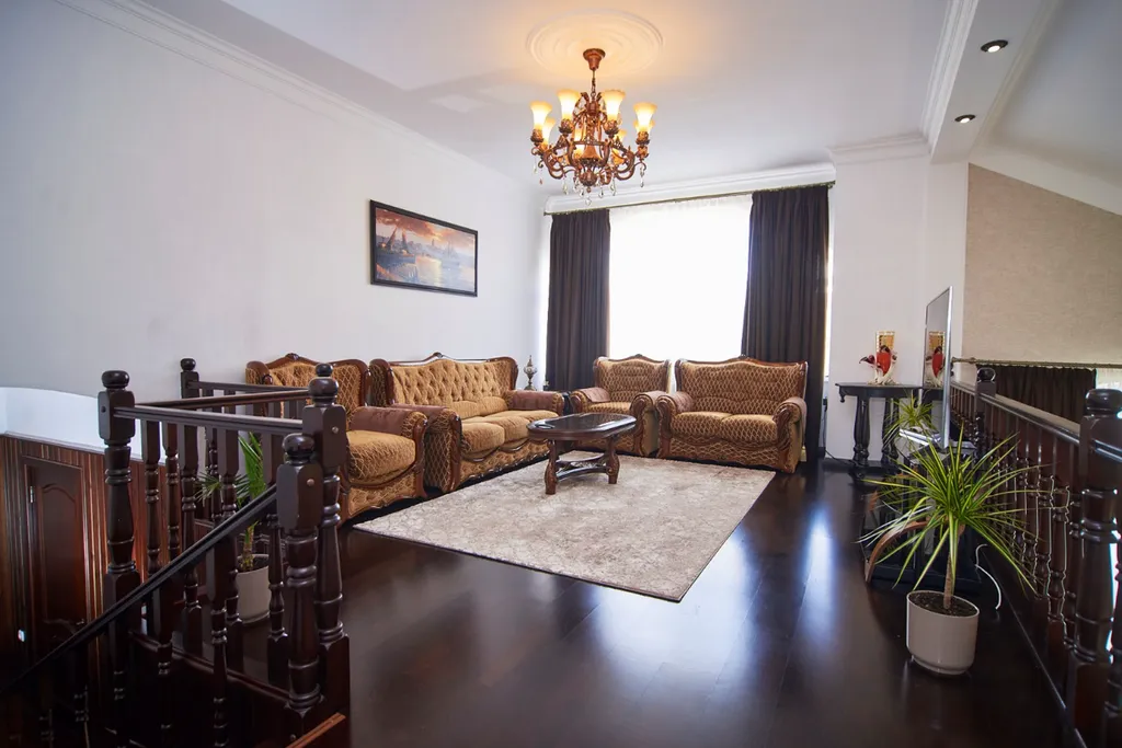 4-комнатный Дом