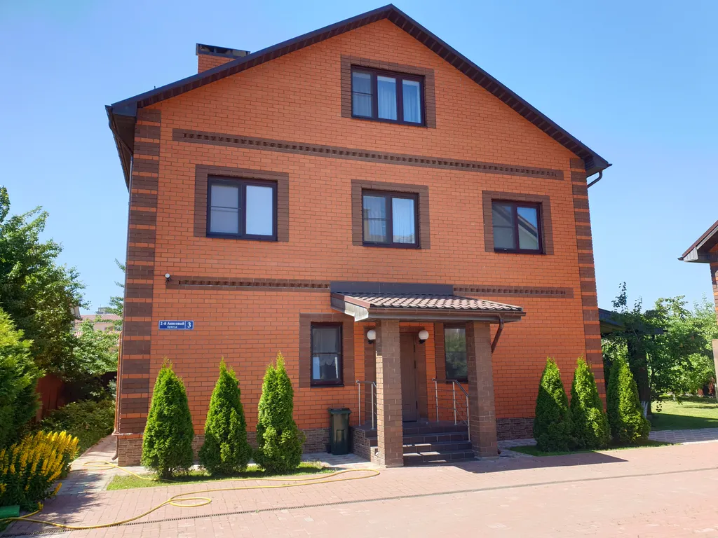 Коттедж Уютный дом в 1 км от Москвы — аренда посуточно в Развилка