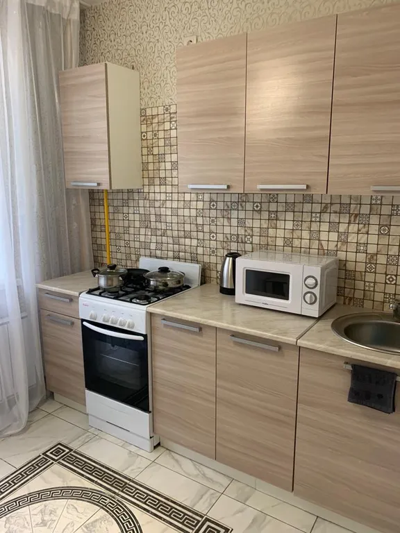 Шикарная однокомнатная квартира в 2-х минутах от остановки.