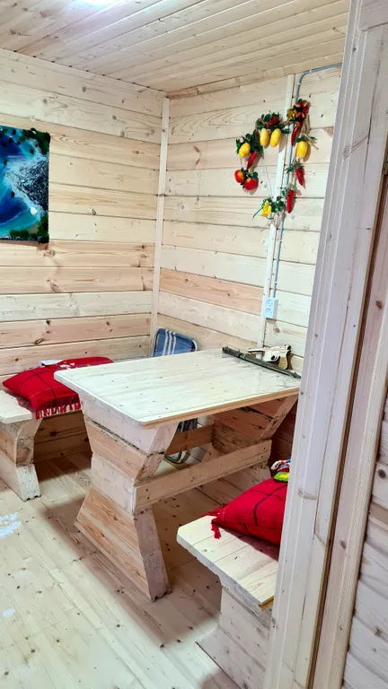 З-комнатный дом У Озера в лесу