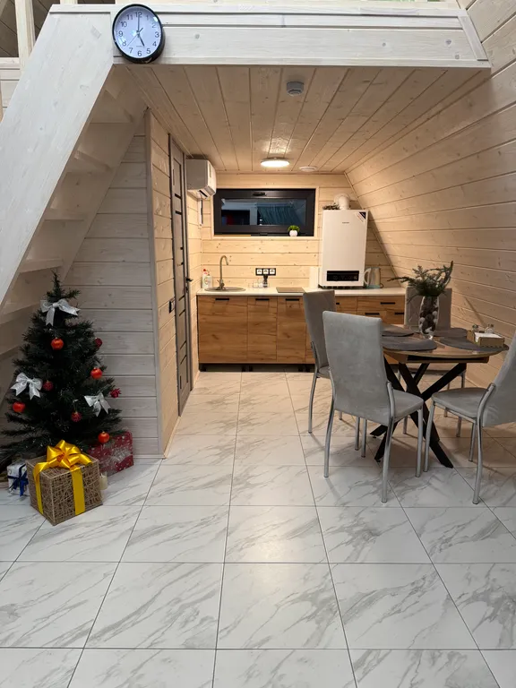 Уютный дом рядом с лесом и речкой