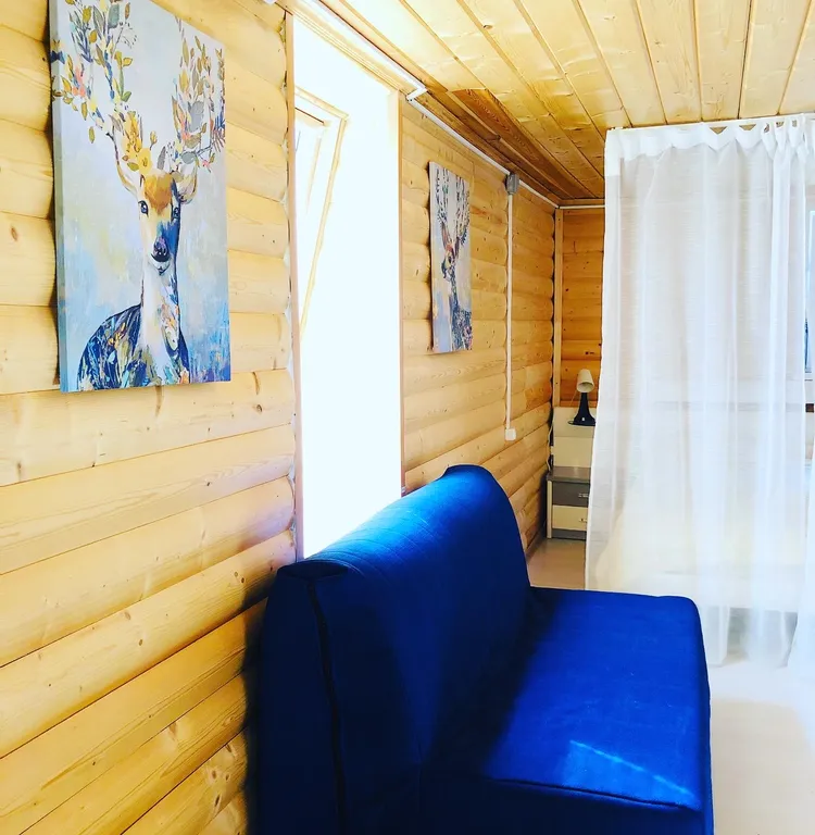 Домик в лесу с баней