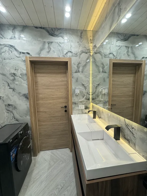 Коттедж в окружении леса десять минут на машине до южного склона