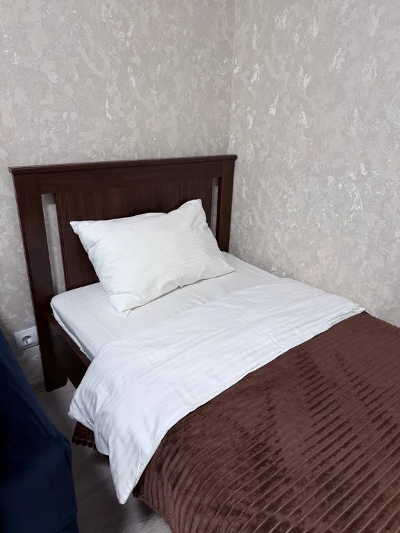 Квартира 3-к квартира. Свежий ремонт, 7 комфортных спальных мест, бойлер — Гатчина