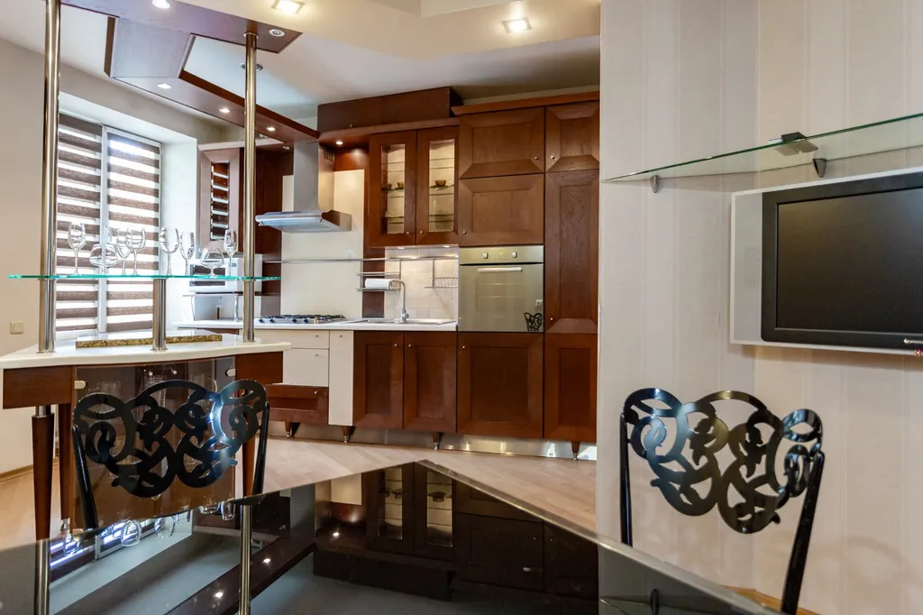 Четырёхкомнатные апартаменты на главном проспекте города