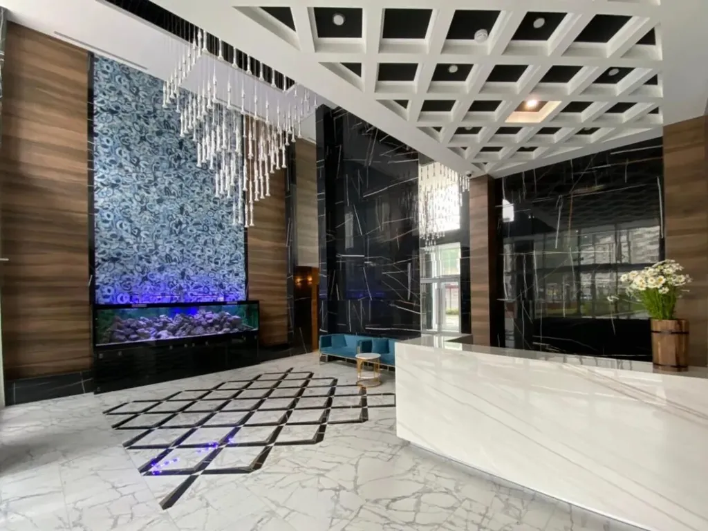 ЖК с охраняемой закрытой территорией большой детской зоной