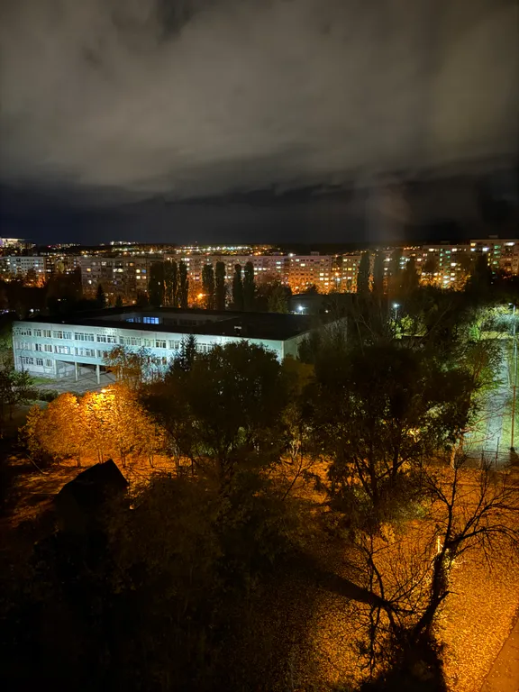 Квартира рядом с Коллажем, памятником Победы