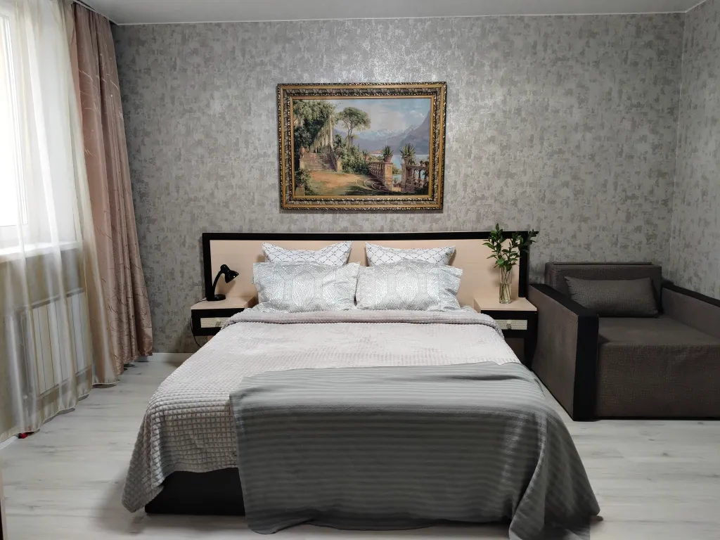 Уютная 2-комнатная квартира в центре города — аренда посуточно в Верхняя Пышма