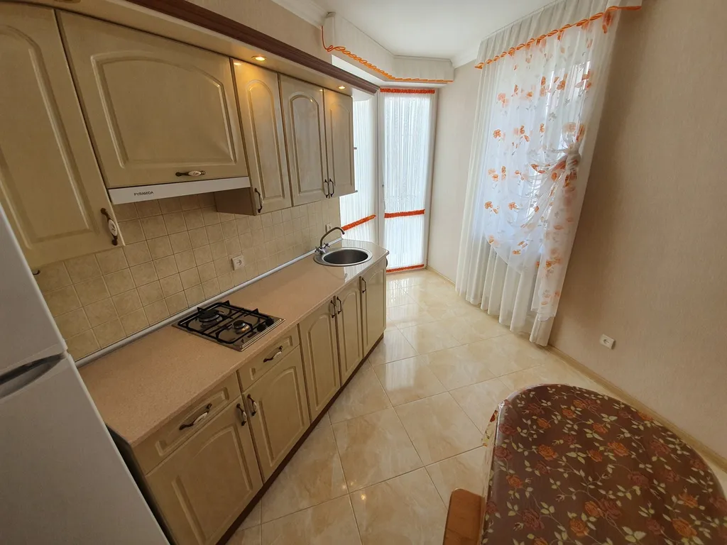 Жилье со своей кухней в частном секторе возле кинотеатра ракета