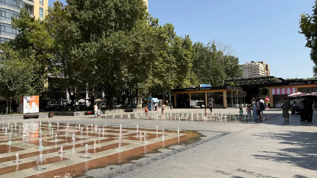 Уютный апартамент с 2 спальнями рядом с Сизнс парк