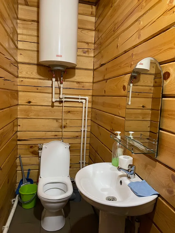 Сказочный дом в лесу