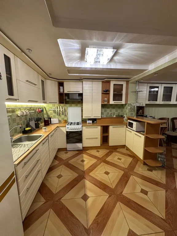 Сказочный домик в лесу, у моря