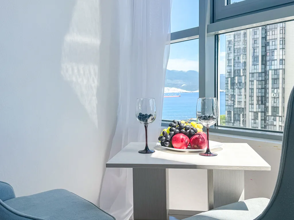 Евротрешка ЖК Регата на набережной с видом на море и горы