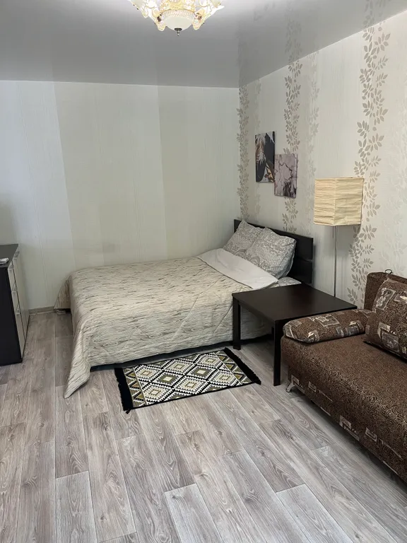 Квартира у института