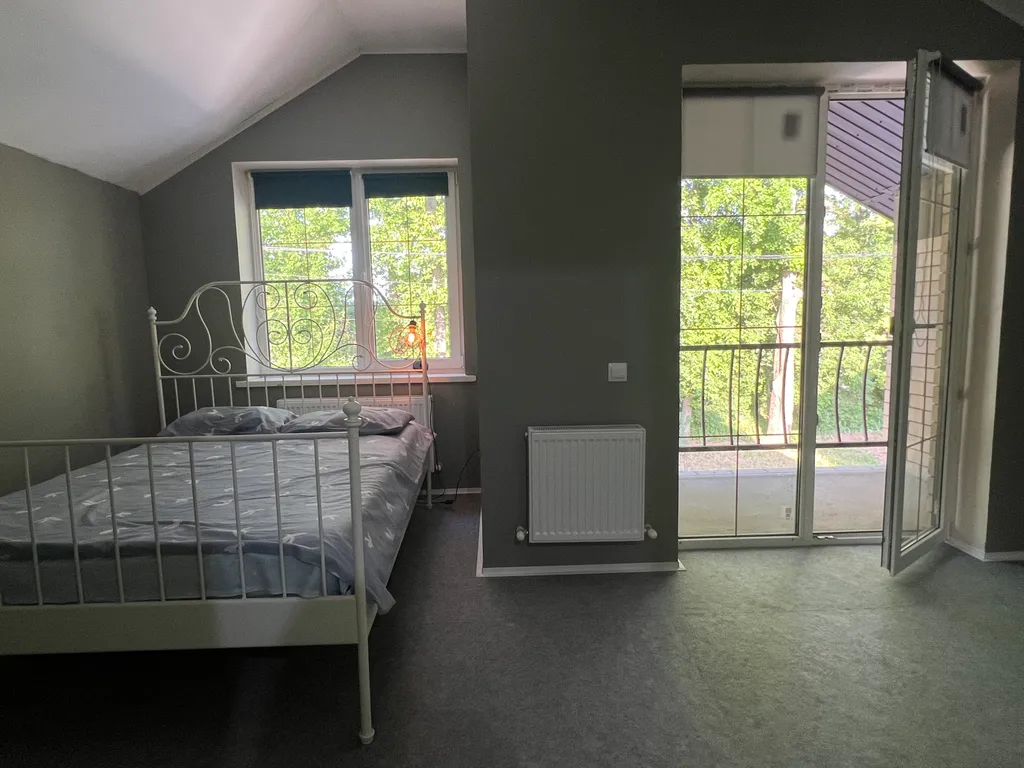 Двухэтажный дом с бассейном караоке и кальяном