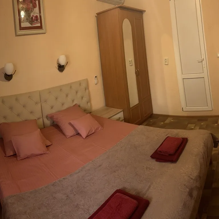 Квартира 4-х местный двухкомнатный номер стандарт — аренда посуточно в Береговое (Феодосия)